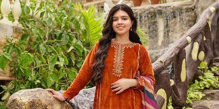 4 Reasons That You Should Add Velvet To Your Girl’s Wardrobe – Wear Ochre